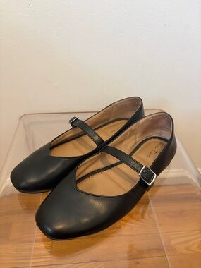 Black Mary Jane Ballet Flats with Buckle Strap